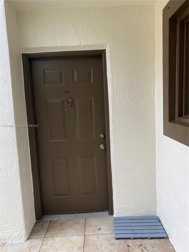 Building Photo - 1193 NW 125th Pl