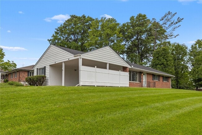 Building Photo - 1001 Schulte Rd