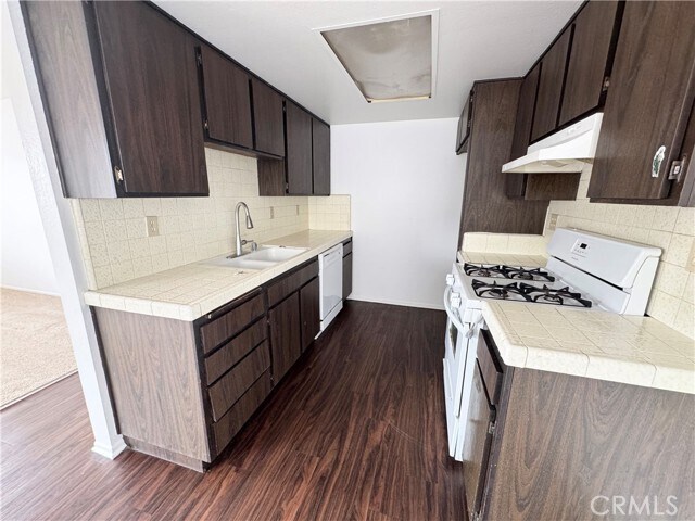 Foto del edificio - 1236 W 8th St