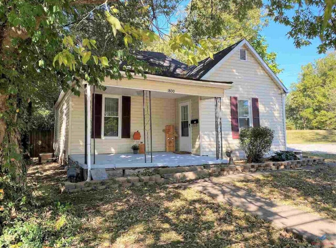 Primary Photo - 1800 S Kentucky Ave