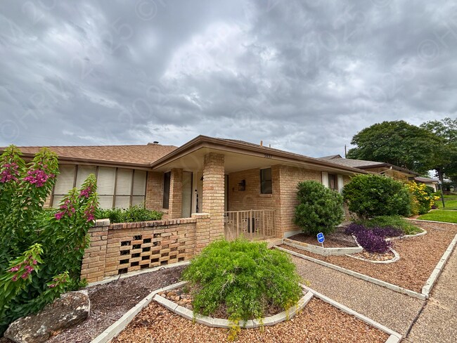 Building Photo - 5837 Northgap Dr