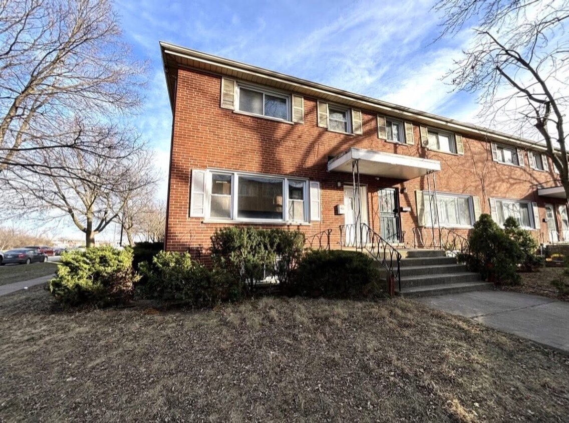 Foto principal - 929 W North Ave