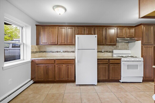 Building Photo - 219 Riverview Pl