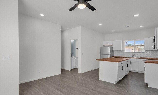 Foto del edificio - 220 4th Ave E