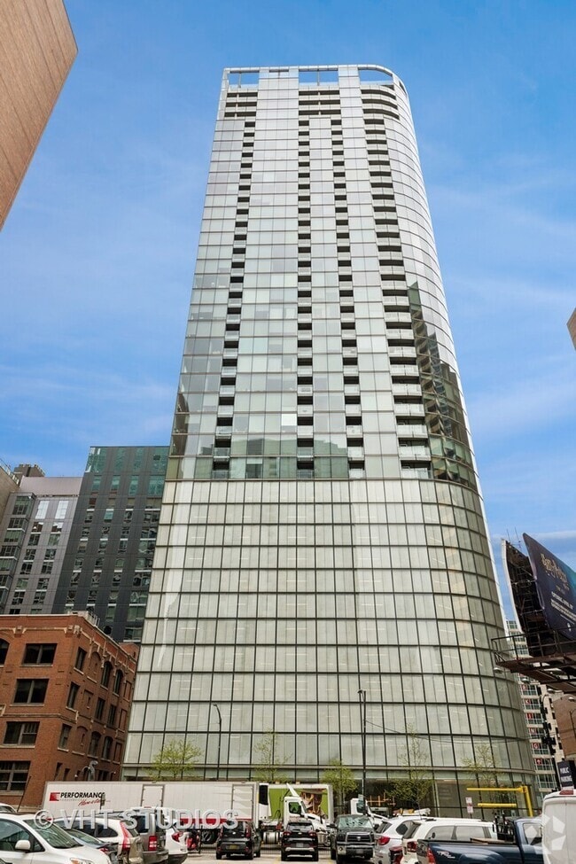 Building Photo - 600 N Fairbanks Ct