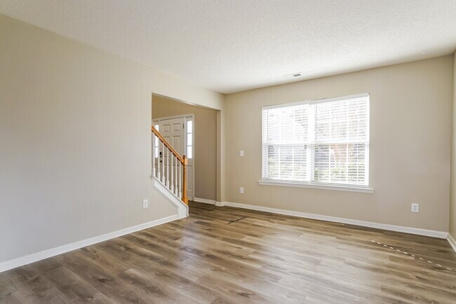 Building Photo - 4920 Alenja Ln