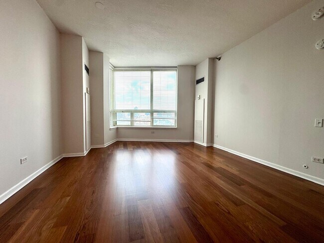 Foto del edificio - 600 N Kingsbury St