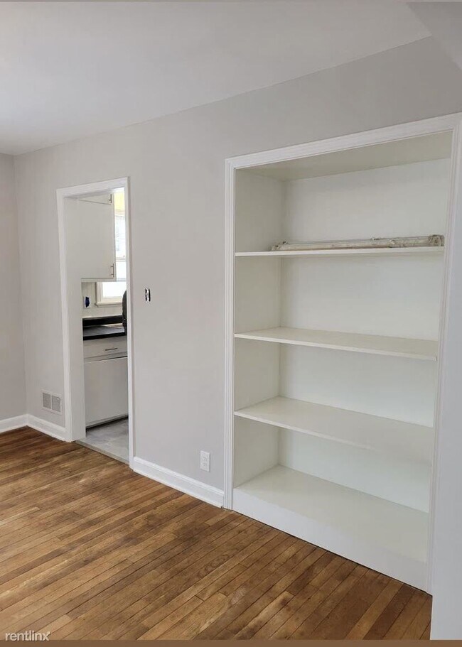 Foto del edificio - 3 br, 1.5 bath House - 4840 North Larkin S...