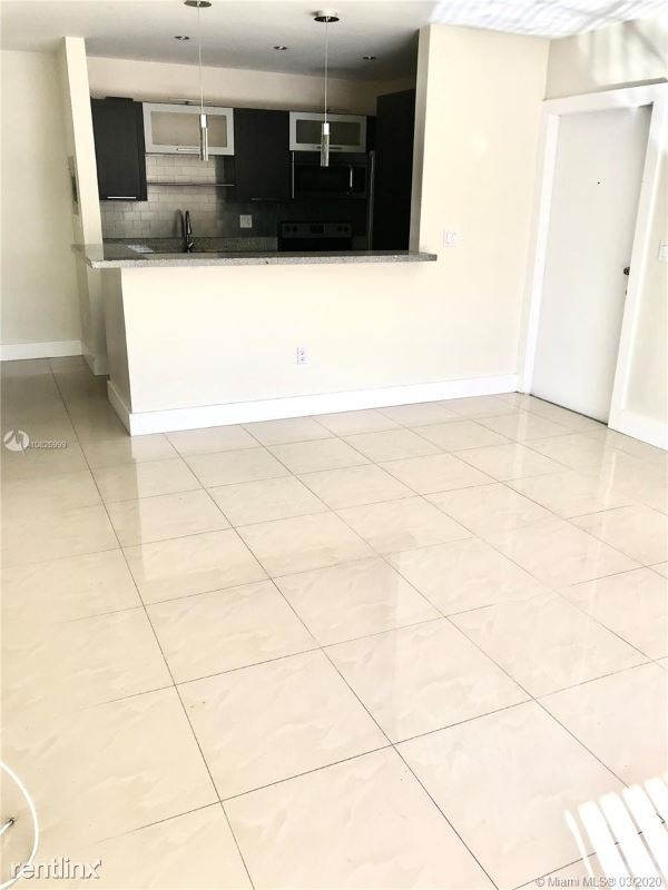 Building Photo - 13872 SW 90th Ave