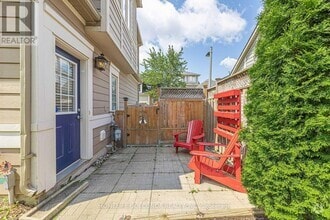 Building Photo - 32 Cardrew St