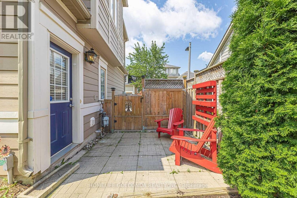 Primary Photo - 32 Cardrew St