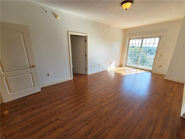 Building Photo - 195 14th St NE