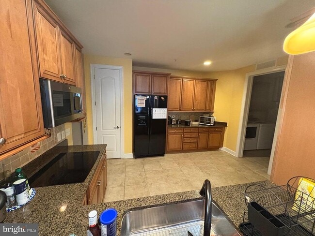 Building Photo - 1915 Towne Centre Blvd