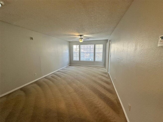Foto del edificio - 1063 S Hiawassee Rd