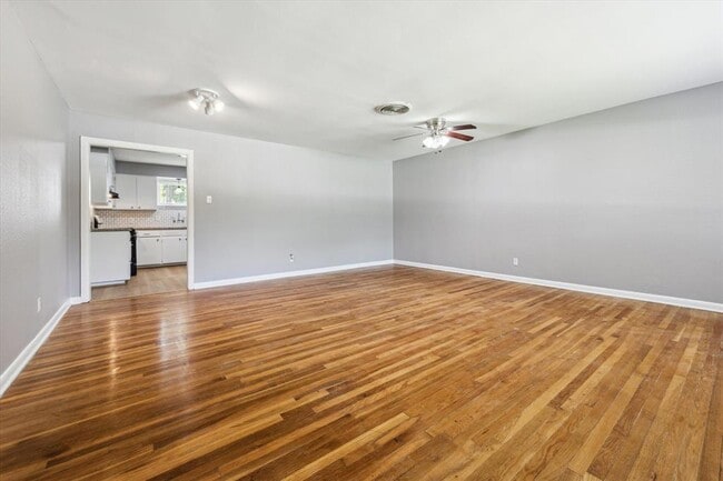 Building Photo - 10622 Oasis Dr