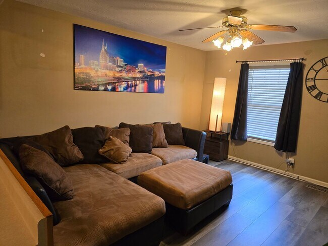 Foto del edificio - Pet Friendly Three Bedroom with Bonus!