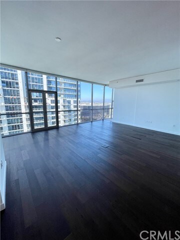 Building Photo - 9 MacArthur Pl