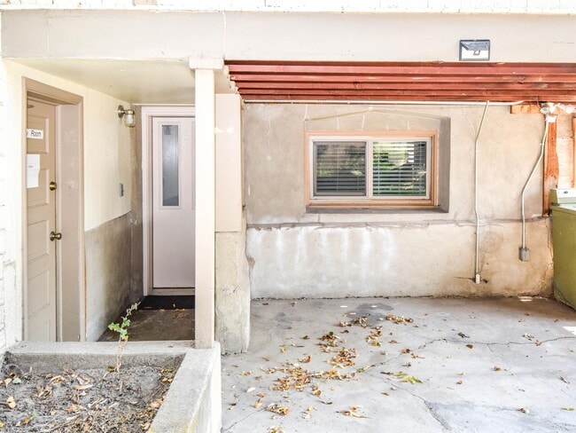 Building Photo - 271 N 100 E