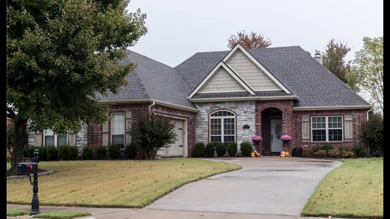 Foto principal - 3533 Normandy St