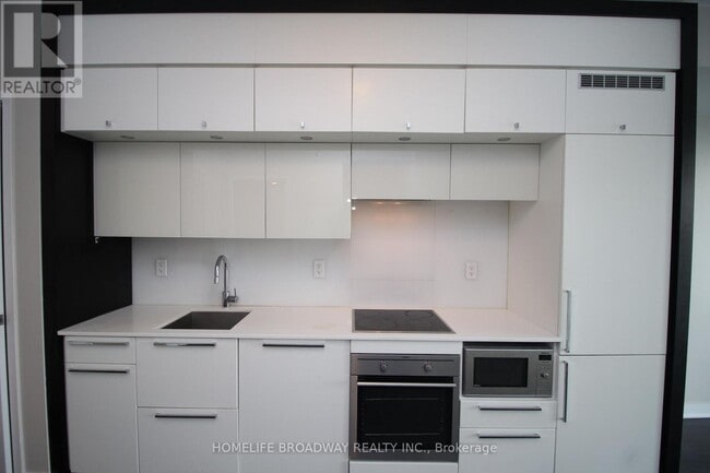 Building Photo - 15 Grenville St