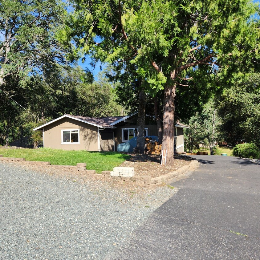Primary Photo - 11969 Walnut Ct