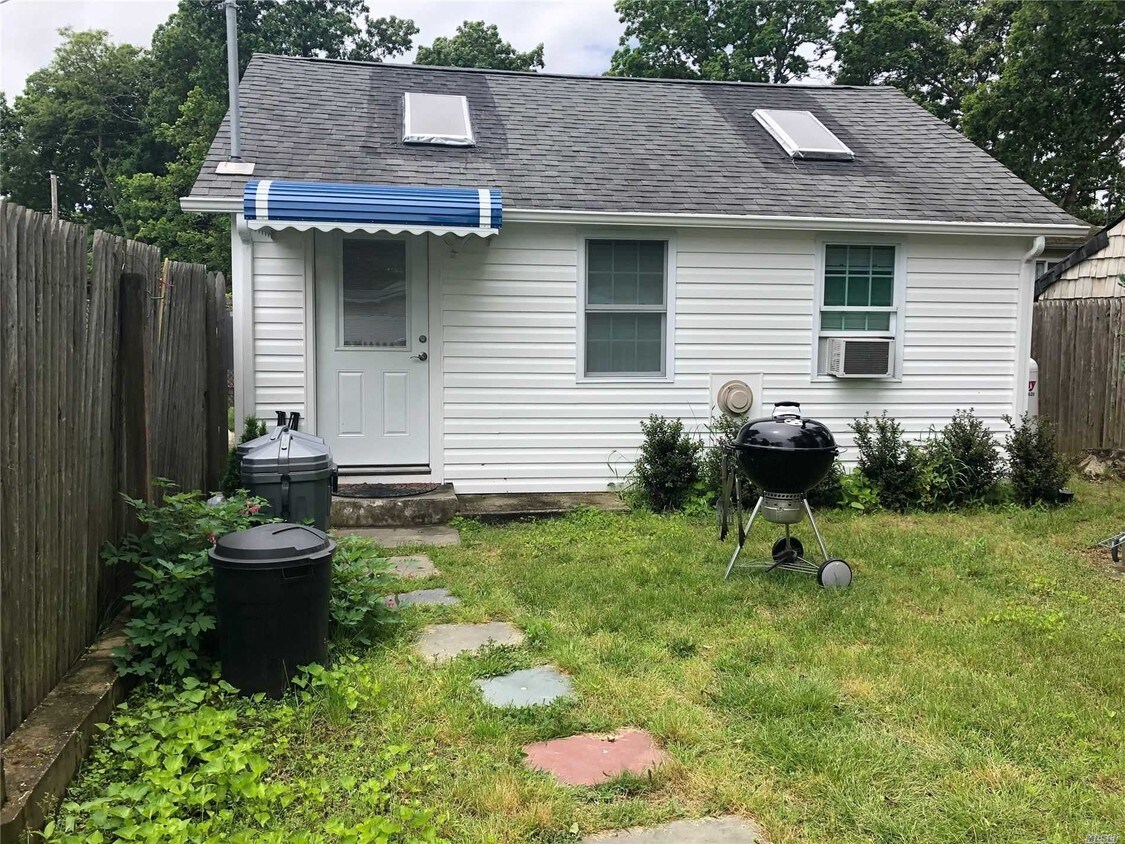 153 E Cedar Rd, Mastic Beach, NY 11951 House for Rent in Mastic Beach