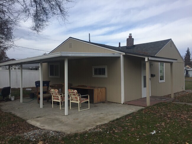 Backside of home - 1528 E Crown Ave