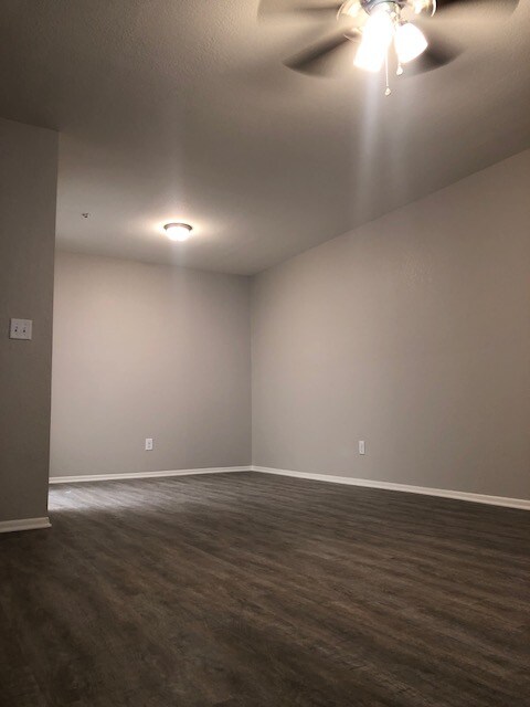 Foto principal - 1340 N Recker Rd