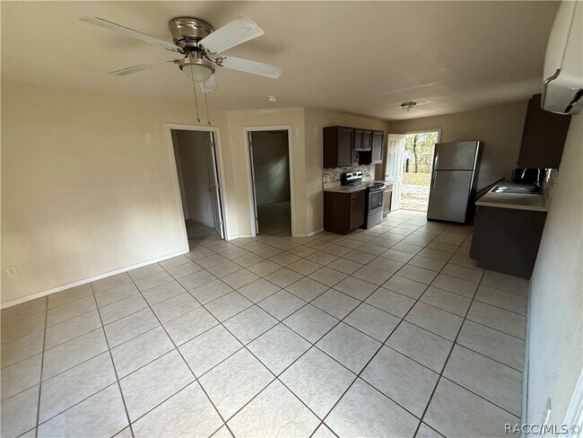 Foto del edificio - 3550 Viaduct Ln