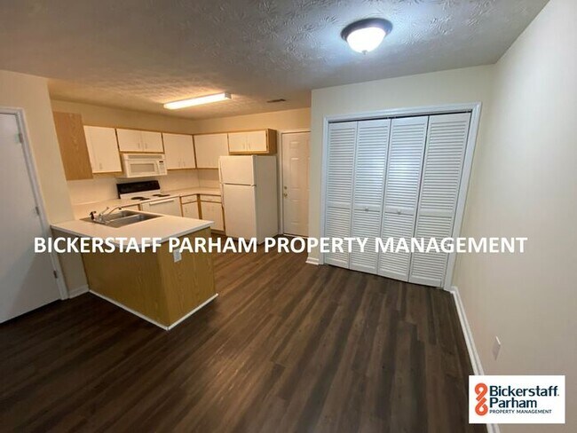 Foto del edificio - 2 Bedroom 1.5 Bath. Located Off Of Macon Rd!!