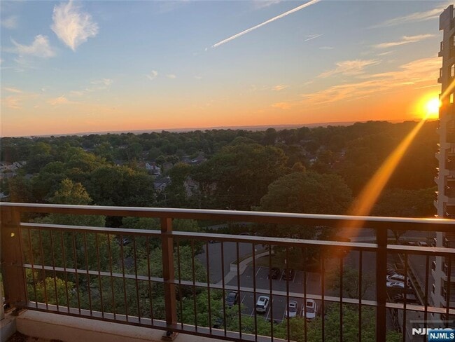 Foto del edificio - 1 Horizon Rd