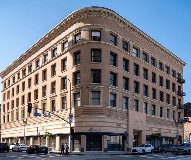 Building Photo - 257 S Spring St