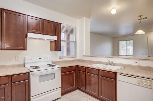 Foto del edificio - 3019 S 101st Ave