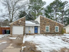 Building Photo - 1145 Greenview Rd