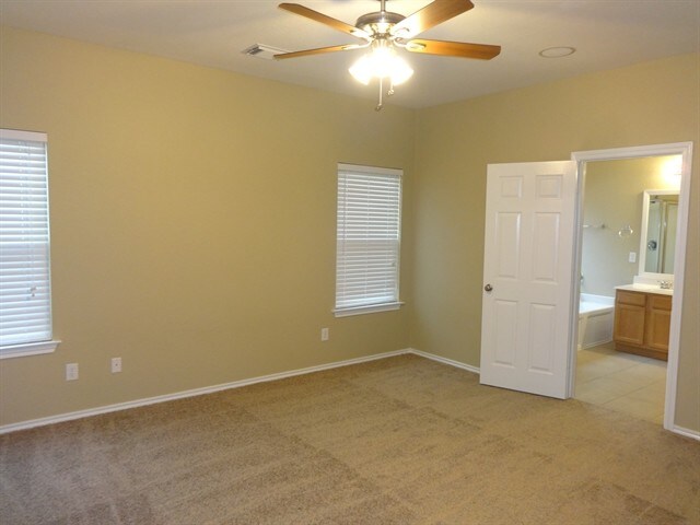 Foto del edificio - 8003 Berkely Ct