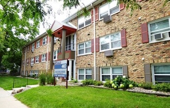 Building Photo - 410 6th St SE