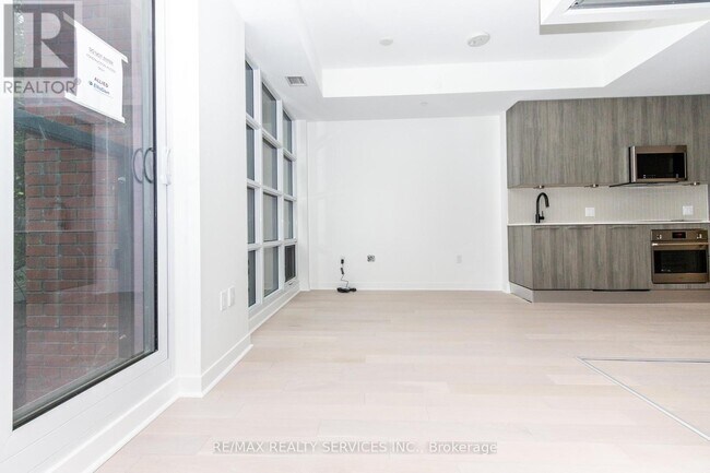 Photo du bâtiment - 501 Adelaide St W