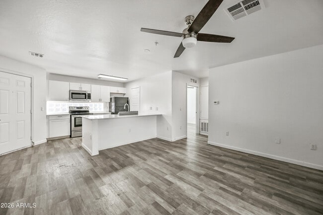 Building Photo - 3065 N 67th Ave