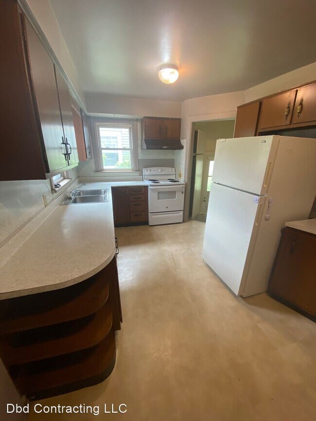 Building Photo - 3 br, 1.5 bath House - 4011 South Park Dr