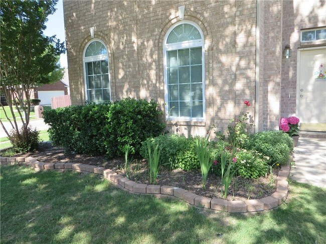 Building Photo - 3153 Paradise Valley Dr