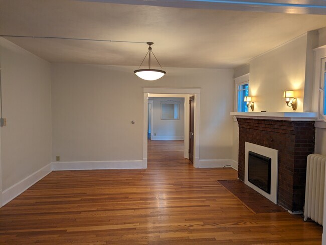 Living Room - 306 S Gill St