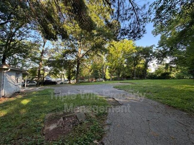 Photo - 1911 Redman Rd House