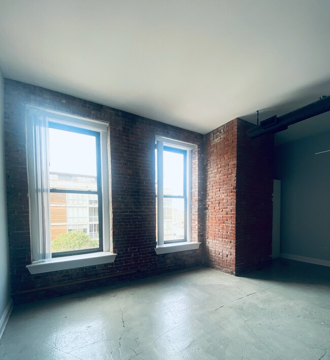 Building Photo - 509 Delaware St