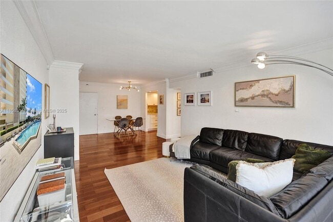 Building Photo - 5600 Collins Ave