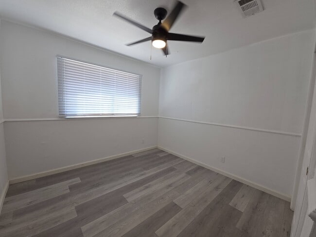 Foto del edificio - 2067 Blossom Ave