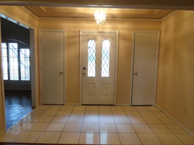 Building Photo - 2304 Canyon Valley Trail
