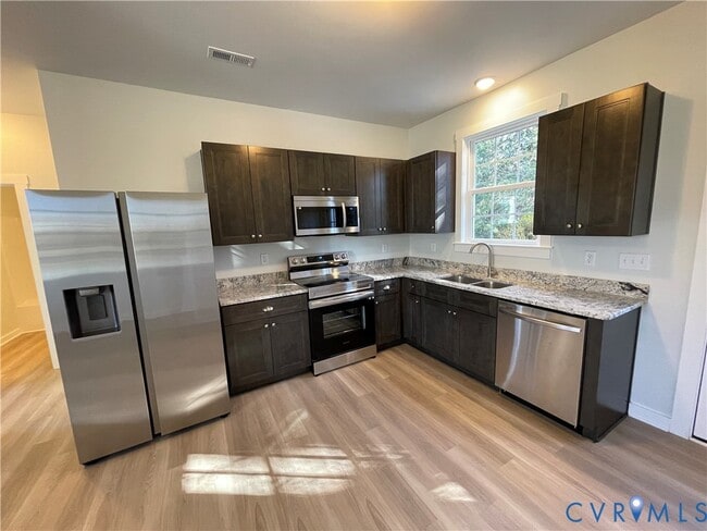 Building Photo - 96 Sandy Brooke Ln