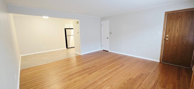 Foto del edificio - 5927-5929 W 63rd St