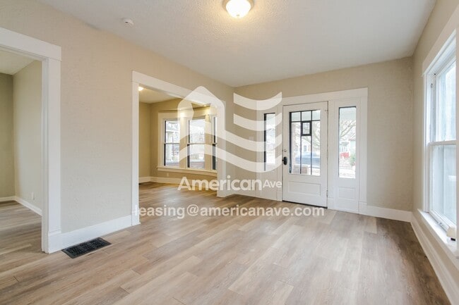 Building Photo - 5928 E University Ave