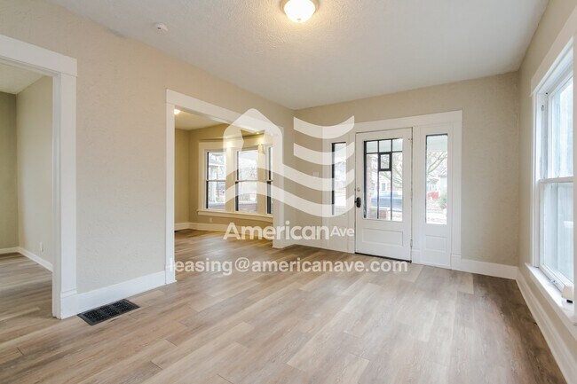 Foto del edificio - 5928 E University Ave